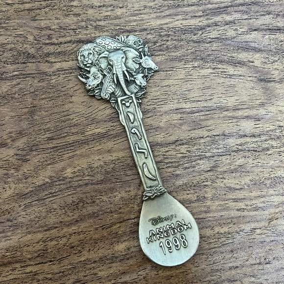 Disney Vintage 1998 The Animal Kingdom Souvenir Collectible Pewter Spoon - Picture 4 of 8